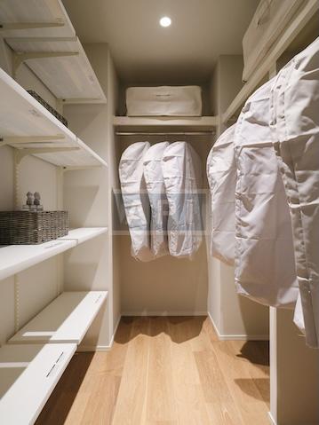  |  Interior photo 14
