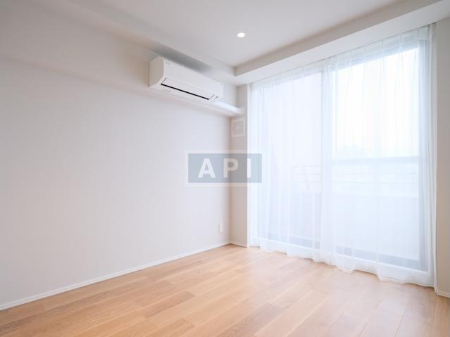  |  Interior photo 13