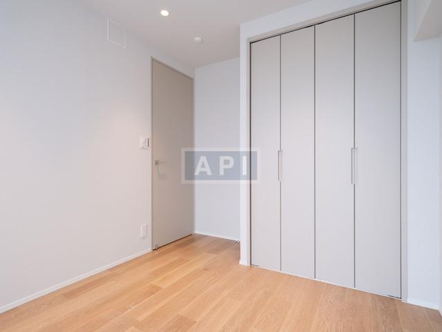 |  Interior photo 12
