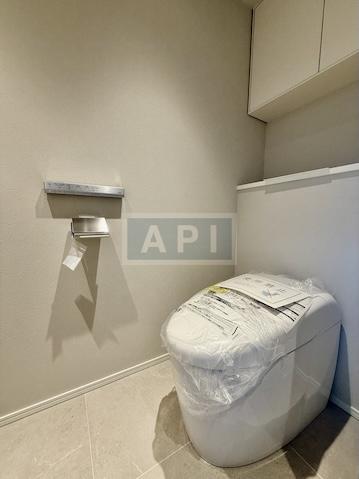  |  Interior photo 10