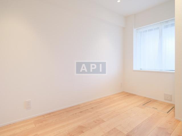  |  Interior photo 12