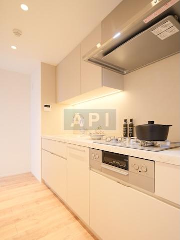  |  Interior photo 04