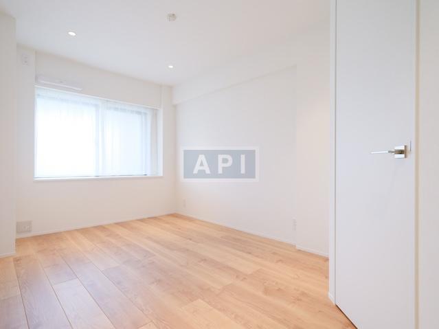  |  Interior photo 11