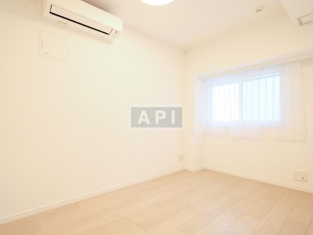  |  Interior photo 14