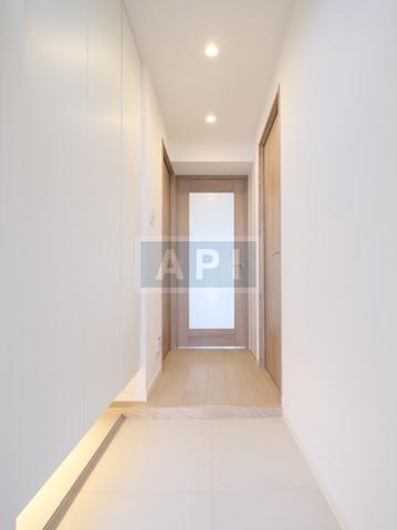  |  Interior photo 16