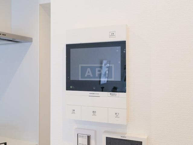  |  Interior photo 15