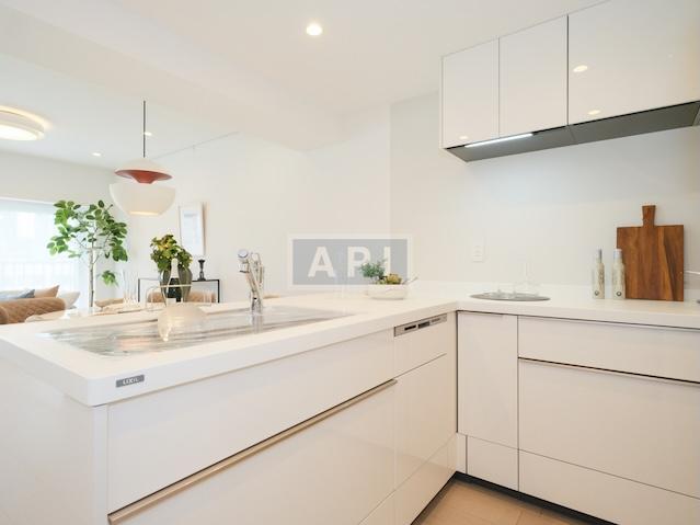  |  Interior photo 06