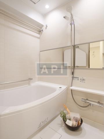  |  Interior photo 10