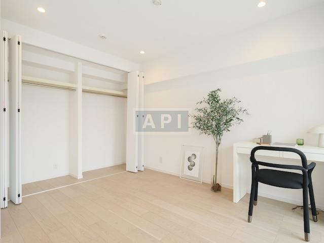  |  Interior photo 12