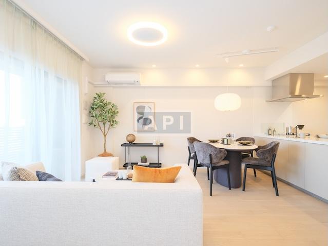  |  Interior photo 03