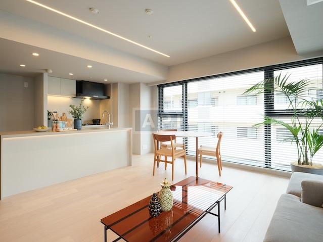  |  Interior photo 02