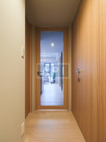  |  Interior photo 16
