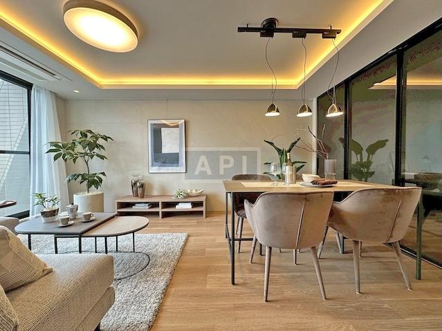  |  Interior photo 02