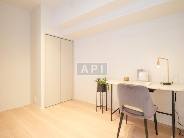  |  Interior photo 11