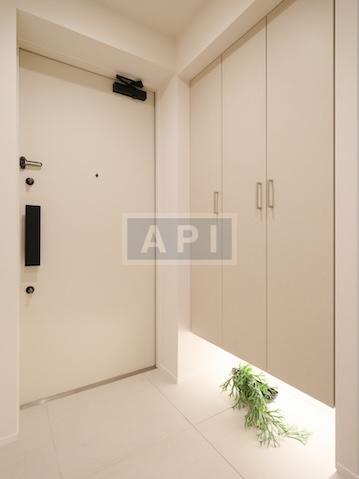  |  Interior photo 14