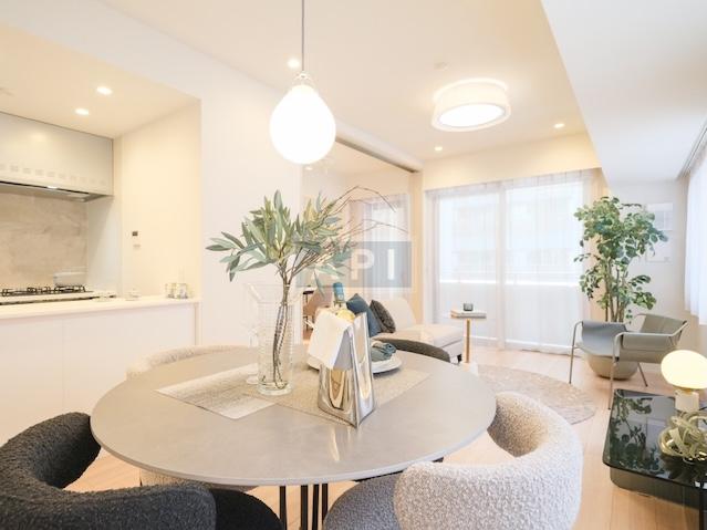  |  Interior photo 02