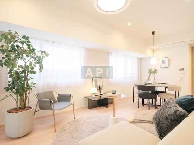  |  Interior photo 03