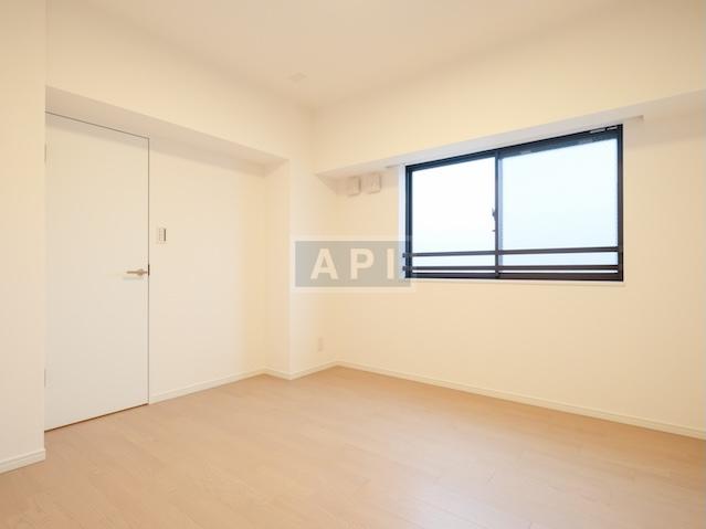  |  Interior photo 10