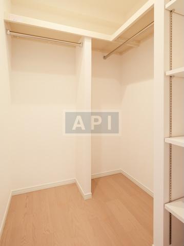  |  Interior photo 11