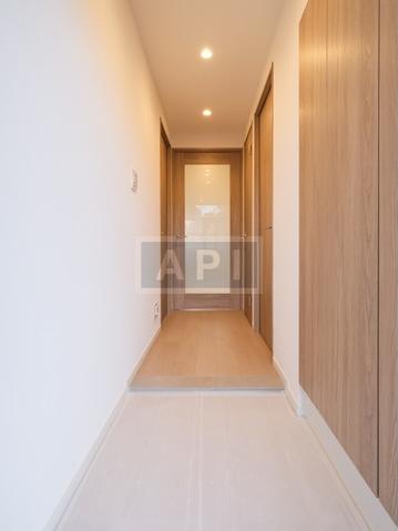  |  Interior photo 13