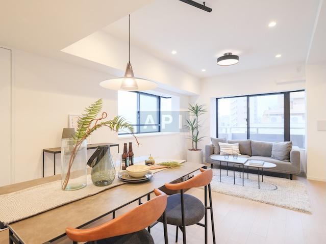  |  Interior photo 04