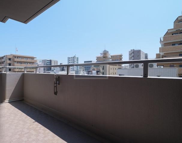  |  Interior photo 02
