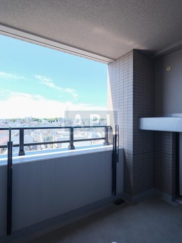  |  Interior photo 14