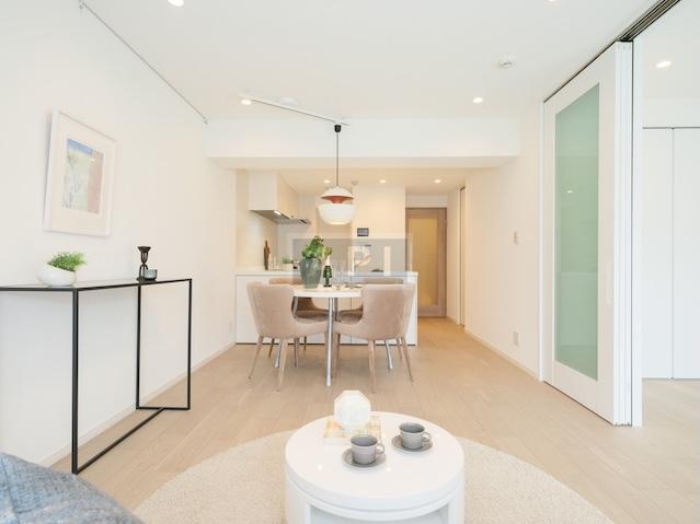  |  Interior photo 02