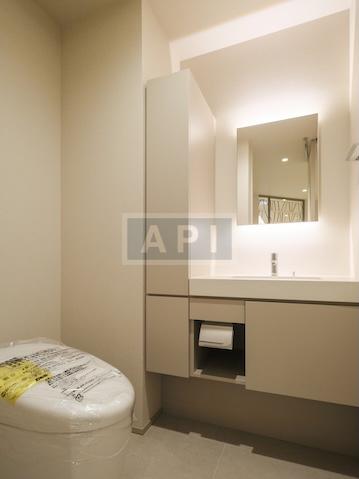  |  Interior photo 12