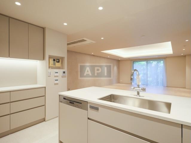  |  Interior photo 03