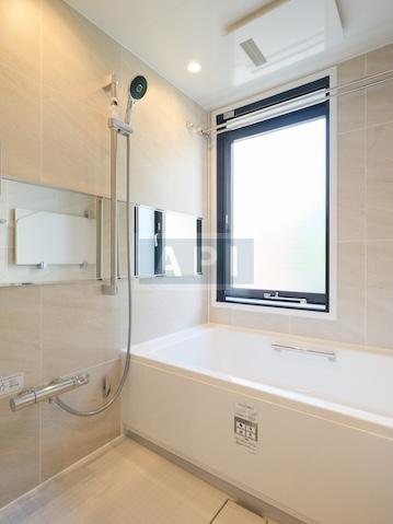  |  Interior photo 06