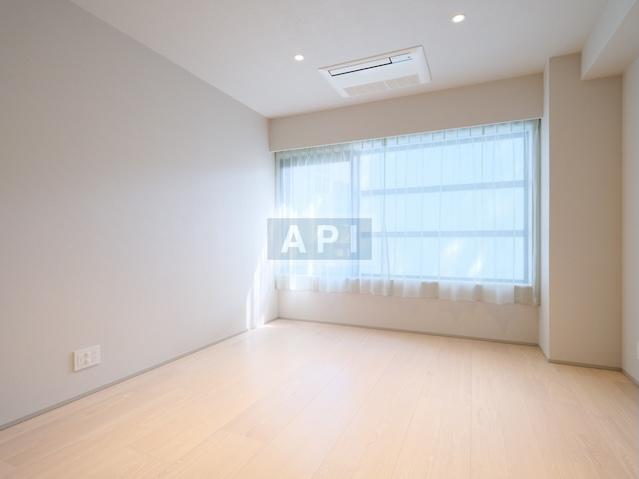  |  Interior photo 08