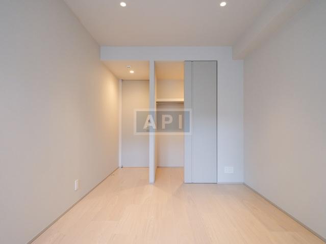  |  Interior photo 10