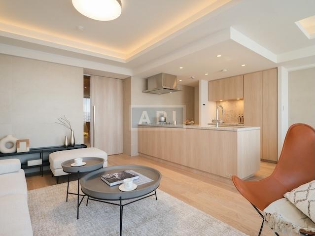  |  Interior photo 04