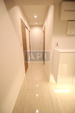  |  Interior photo 14