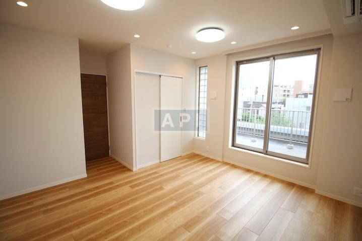  |  Interior photo 07