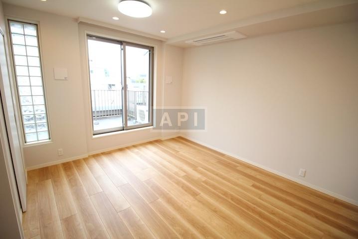  |  Interior photo 08
