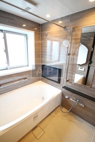  |  Interior photo 06